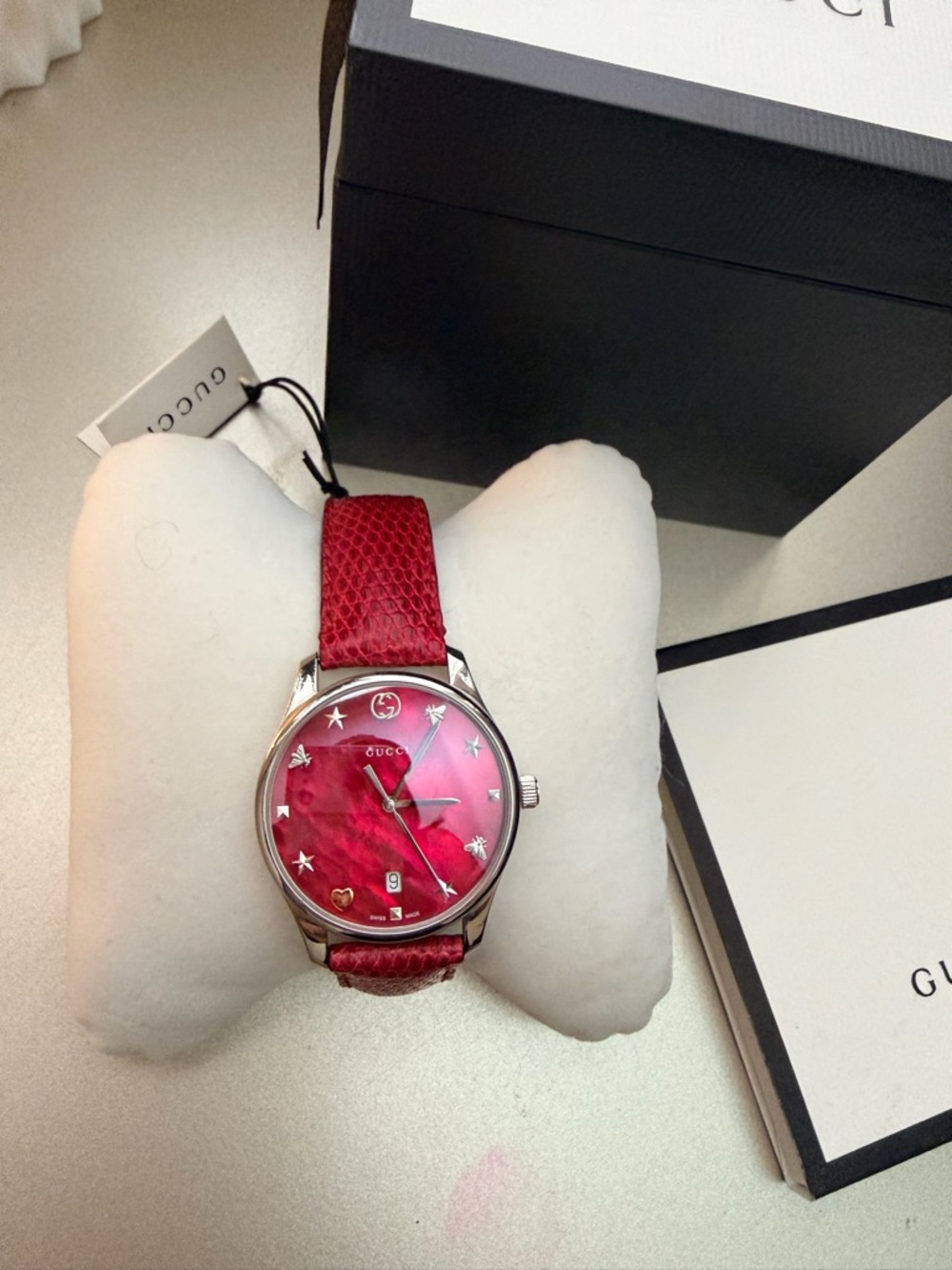Authentic Gucci Red Mother-of-Pearl Dial Red Leather Strap Women's Watch